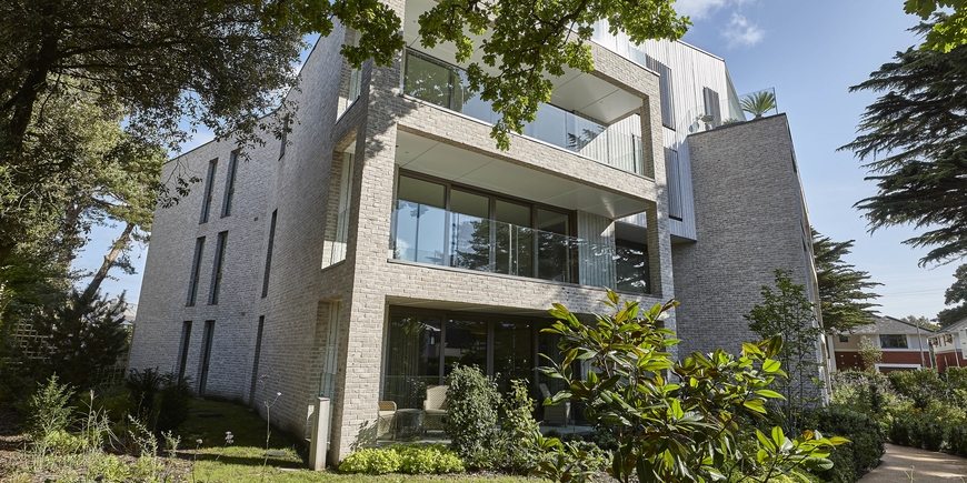 Case canford cliffs