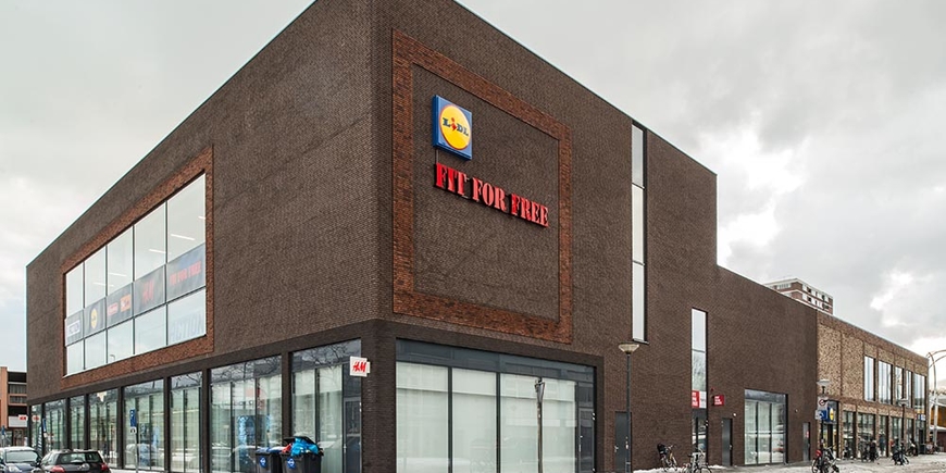 Winkelcentrum aan het Buikslotermeerplein Amsterdam