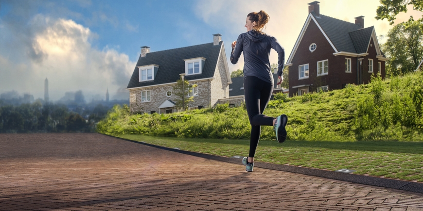 Hardloopster op Vandersanden straatbakstenen
