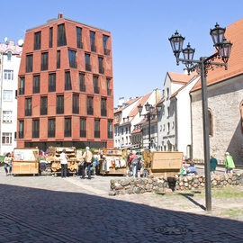 Nouvelles briques dans le vieux centre de Riga (LV)