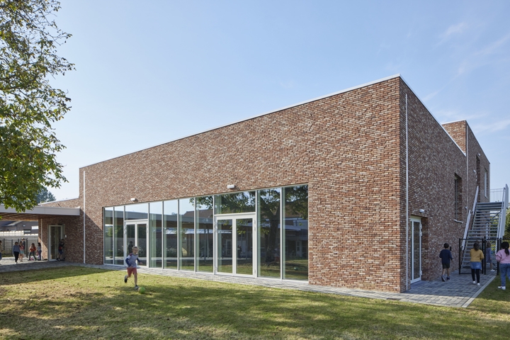 Gevelstenen Rood Oud Maasland Basisschool Uilenboom