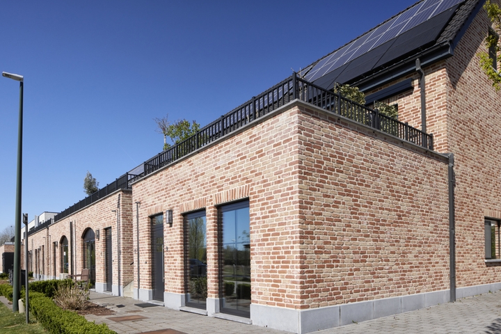Gevelstenen Rood Oud Halewijn 10 duowoningen
