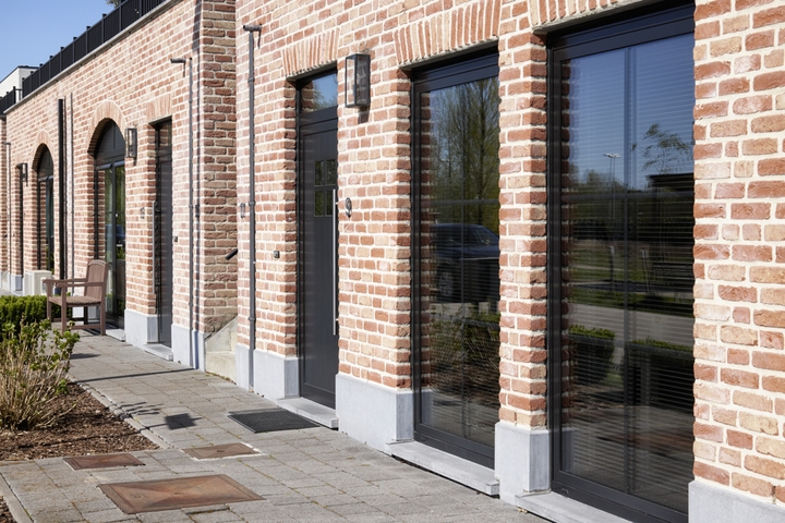 Gevelstenen Rood Oud Halewijn 10 duowoningen