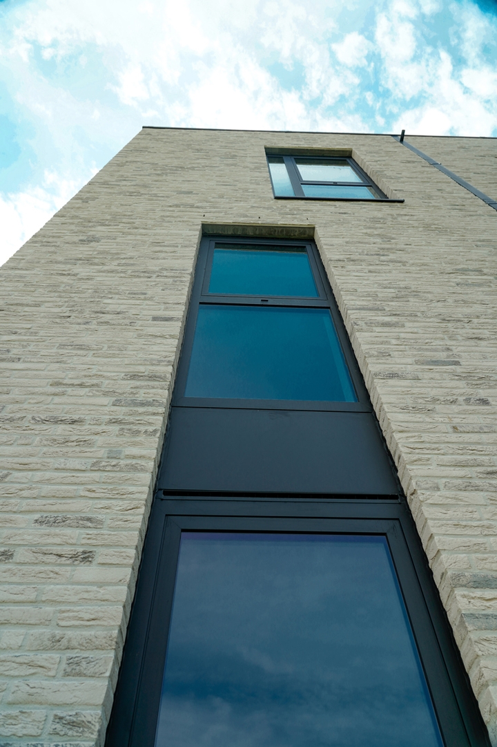 Gevelstenen Wit Lima Appartementen Nolens