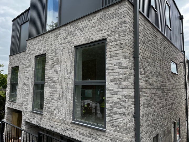 Brick White Lima