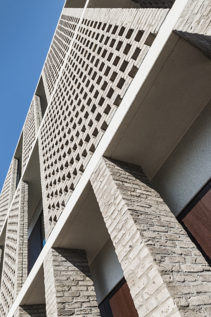 Gevelstenen Grijs Alaska Administratief gebouw bisdom