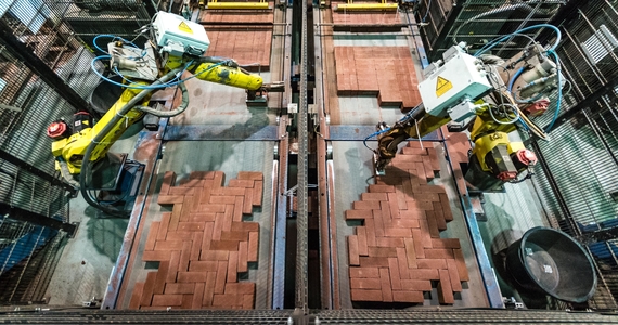 Linia robotów na potrzeby pakowania do układania mechanicznego