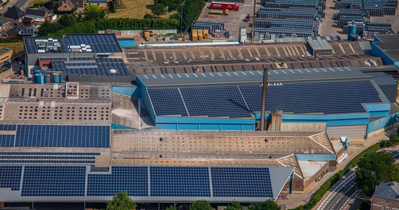 >35 000 panneaux photovoltaïques